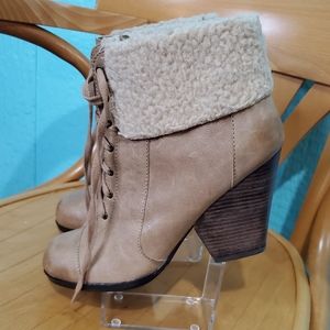 ❤3/$15 5/48 abigal tan brown ankle booties size 8.5